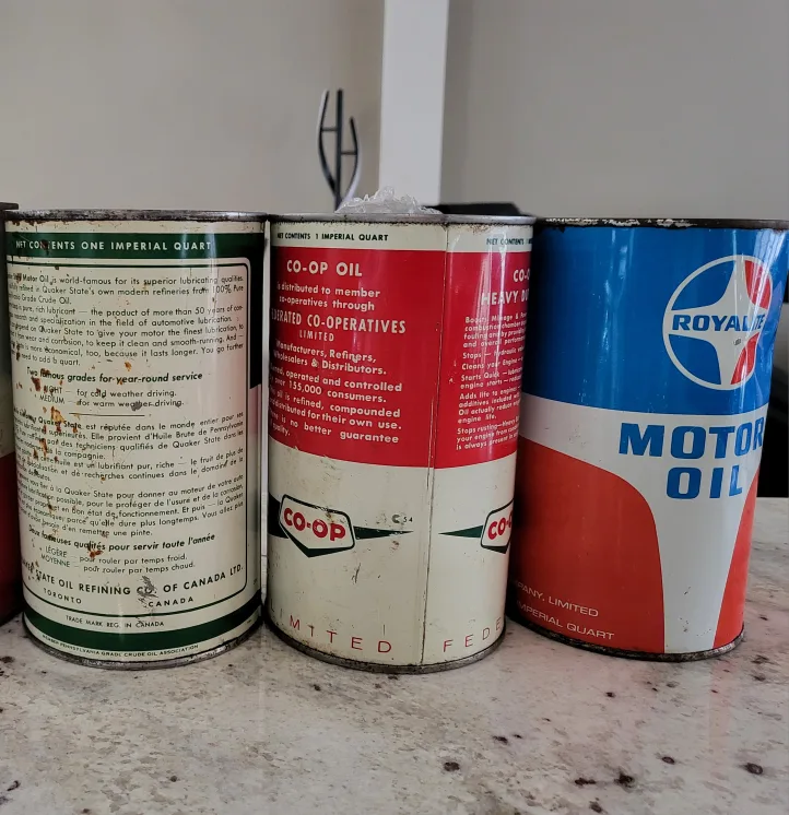 Vintage Motor Oil Cans: Royalite, Co-op, Quaker State, Texaco image indicator(3)