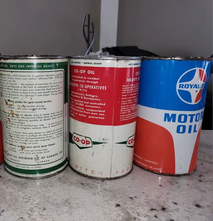 Vintage Motor Oil Cans: Royalite, Co-op, Quaker State, Texaco image indicator(4)