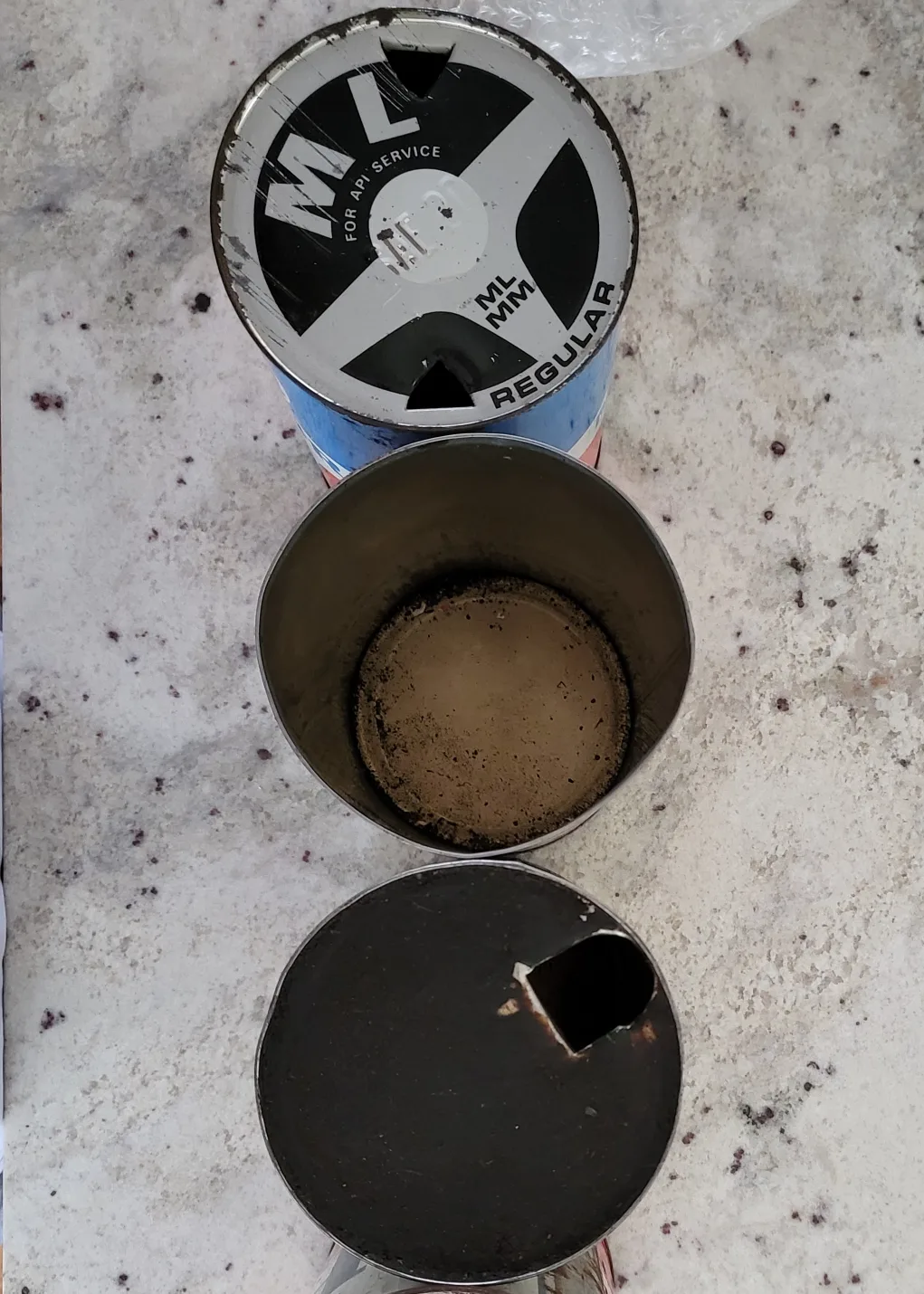 Vintage Motor Oil Cans: Royalite, Co-op, Quaker State, Texaco image indicator(6)