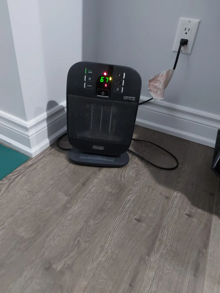 DeLonghi Ceramic Technology Heater thumbnail
