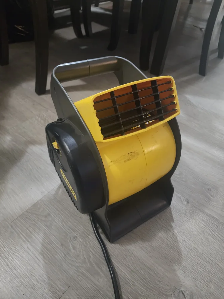 Stanley Blower Fan - Yellow & Black image indicator(3)