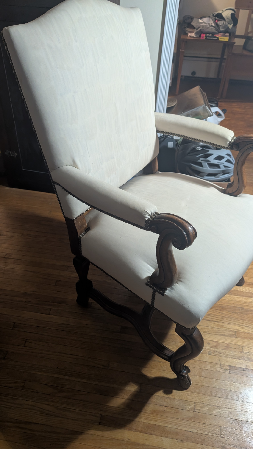Elegant Chair - photo 2