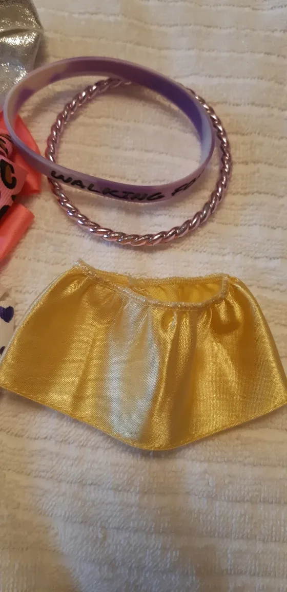 Na Na Na Surprise Glam Series Doll with accessories image indicator(9)