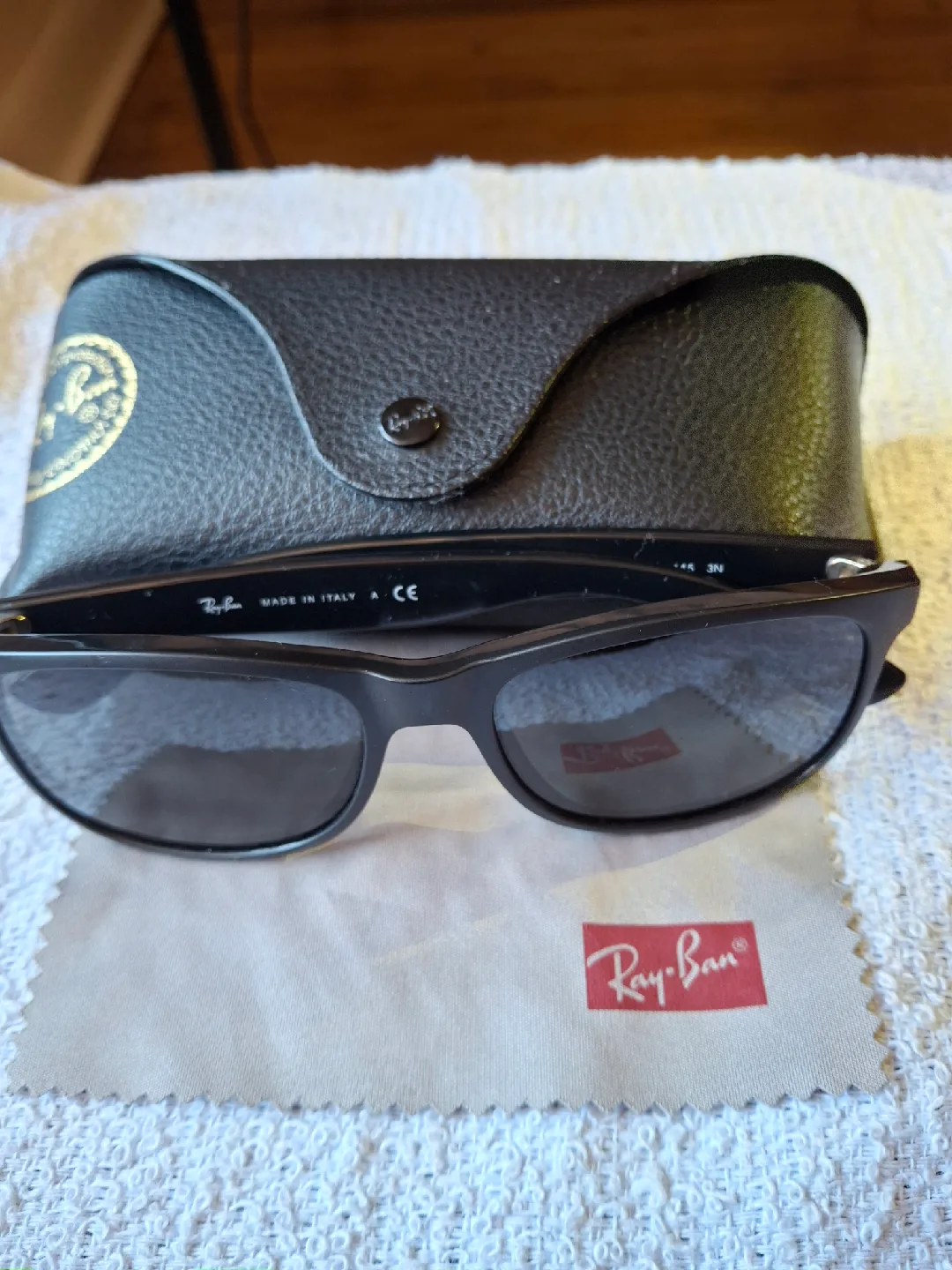 Ray-Ban RB 4202 Andy Sunglasses - Black image indicator(6)