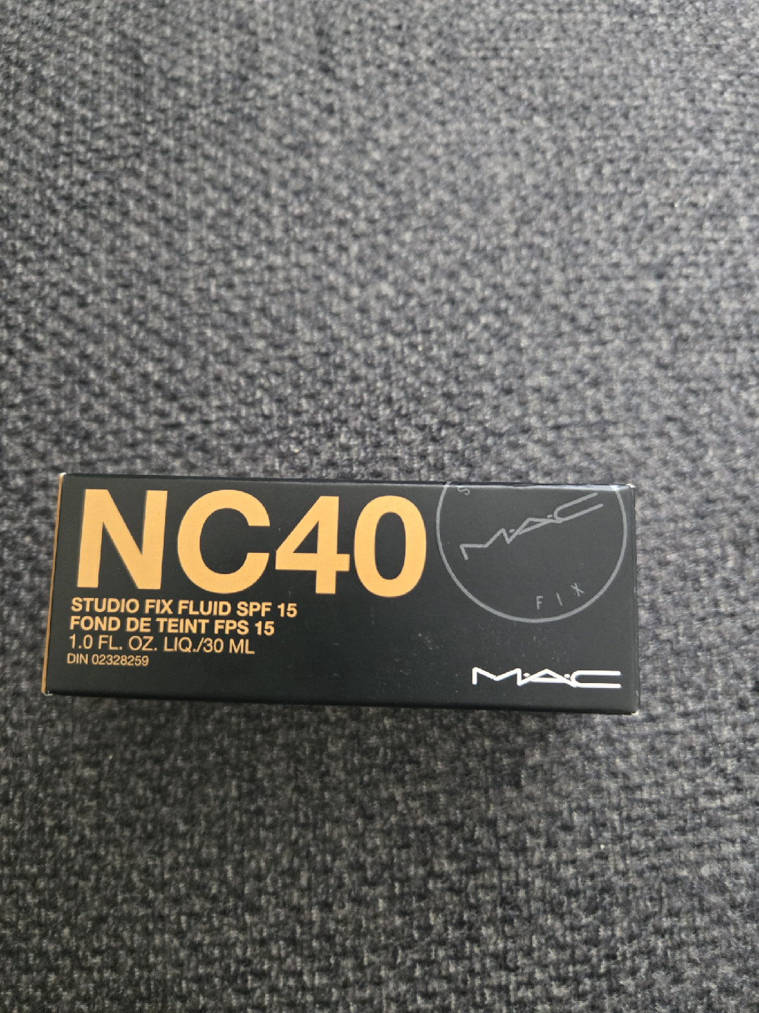 MAC Studio Fix Fluid SPF 15 - NC40