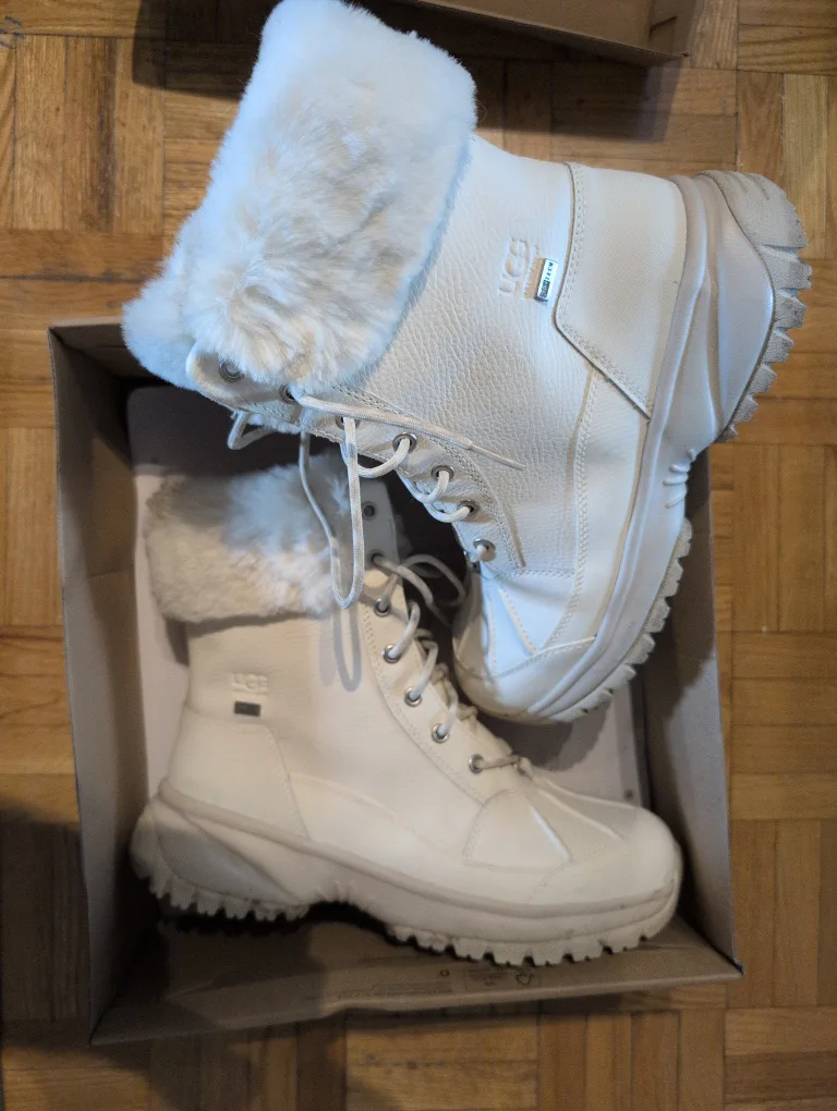 UGG White Leather Winter Boots thumbnail