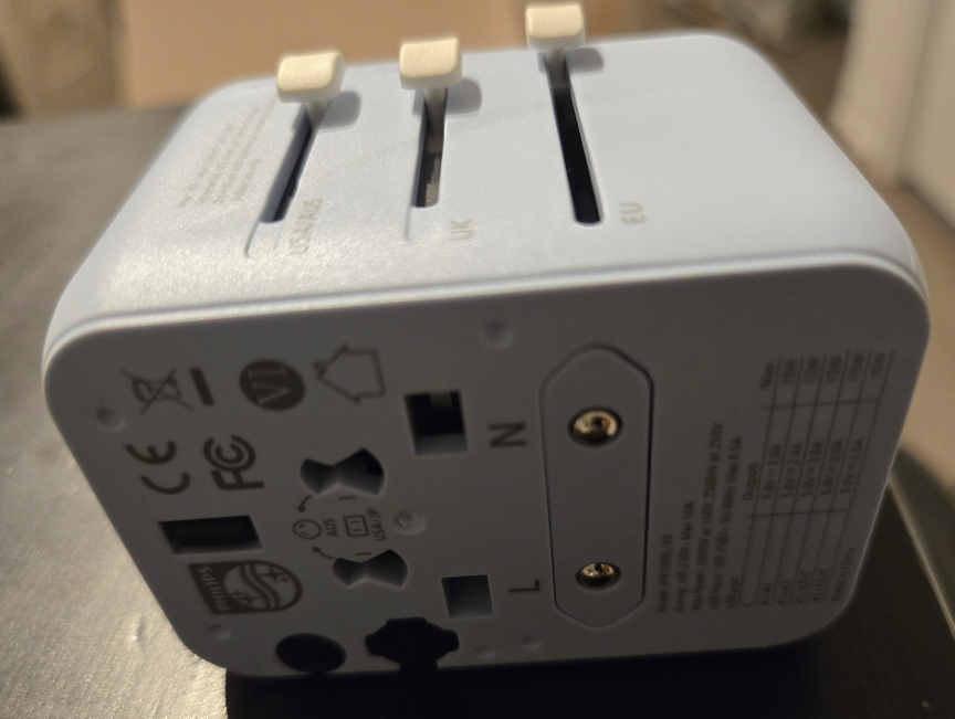 Philips Universal Travel Adapter - photo 2