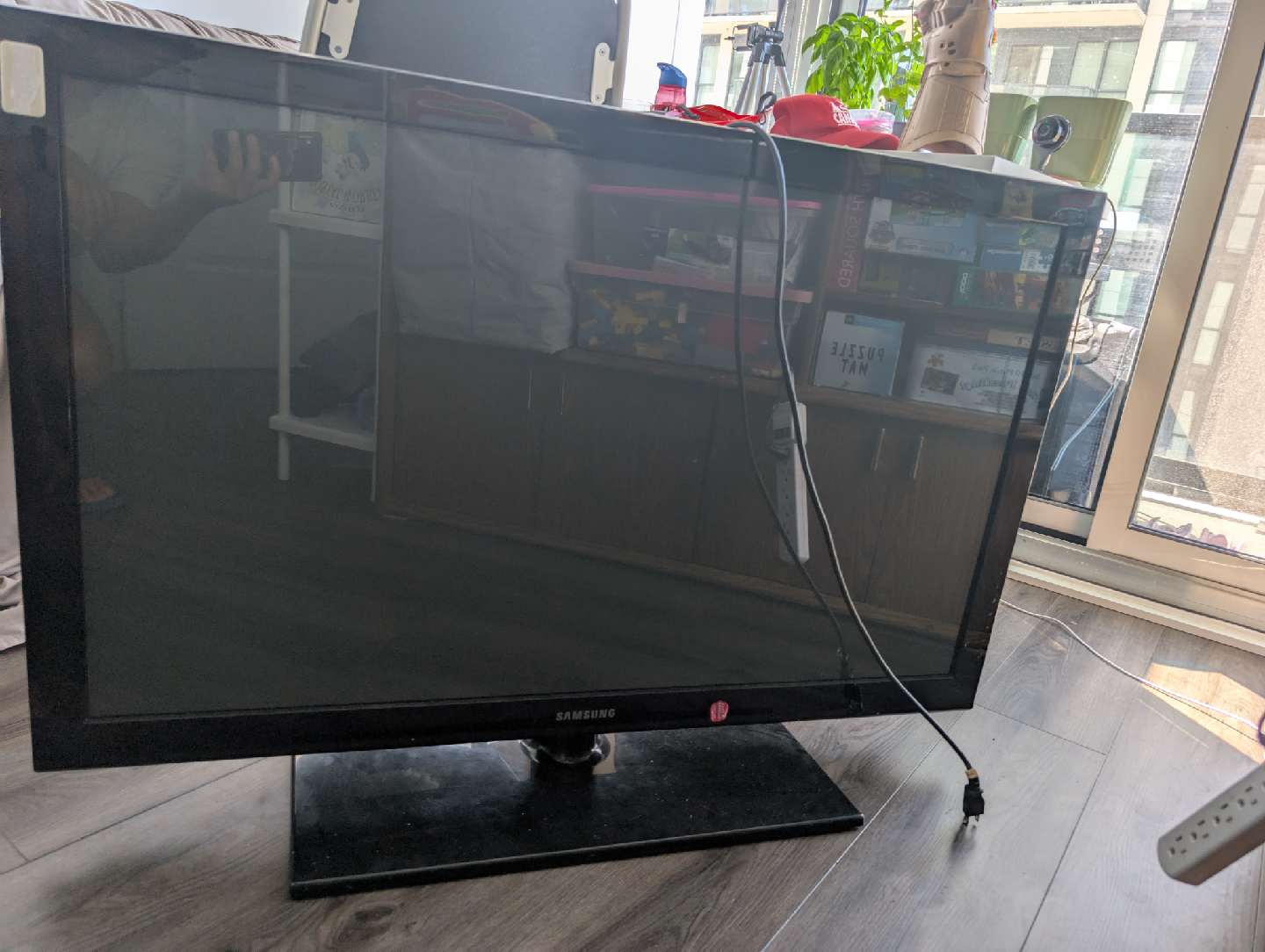 Samsung LCD TV 42" - photo 2