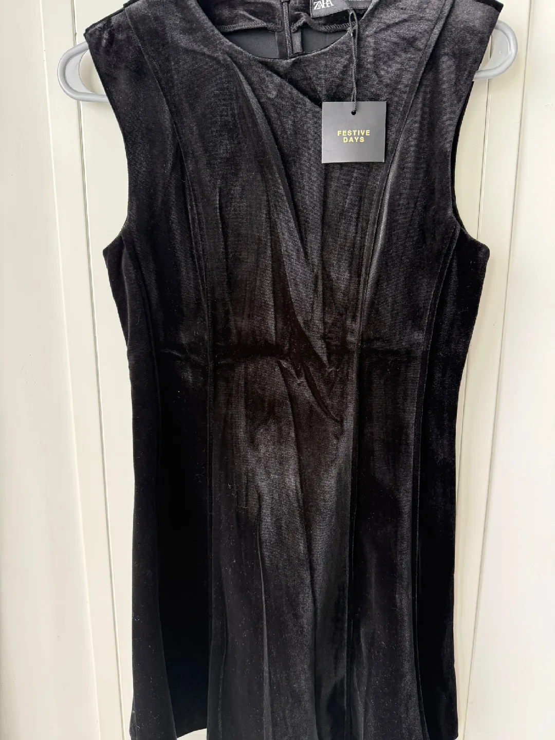 Zara Black Velvet Dress - Size S image indicator(2)