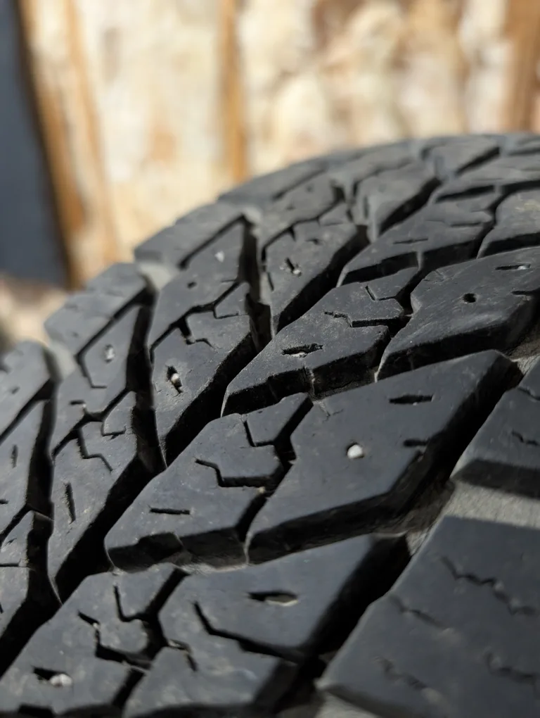 (4)-195/65R15 Goodyear Ultragrip Winter Tires thumbnail