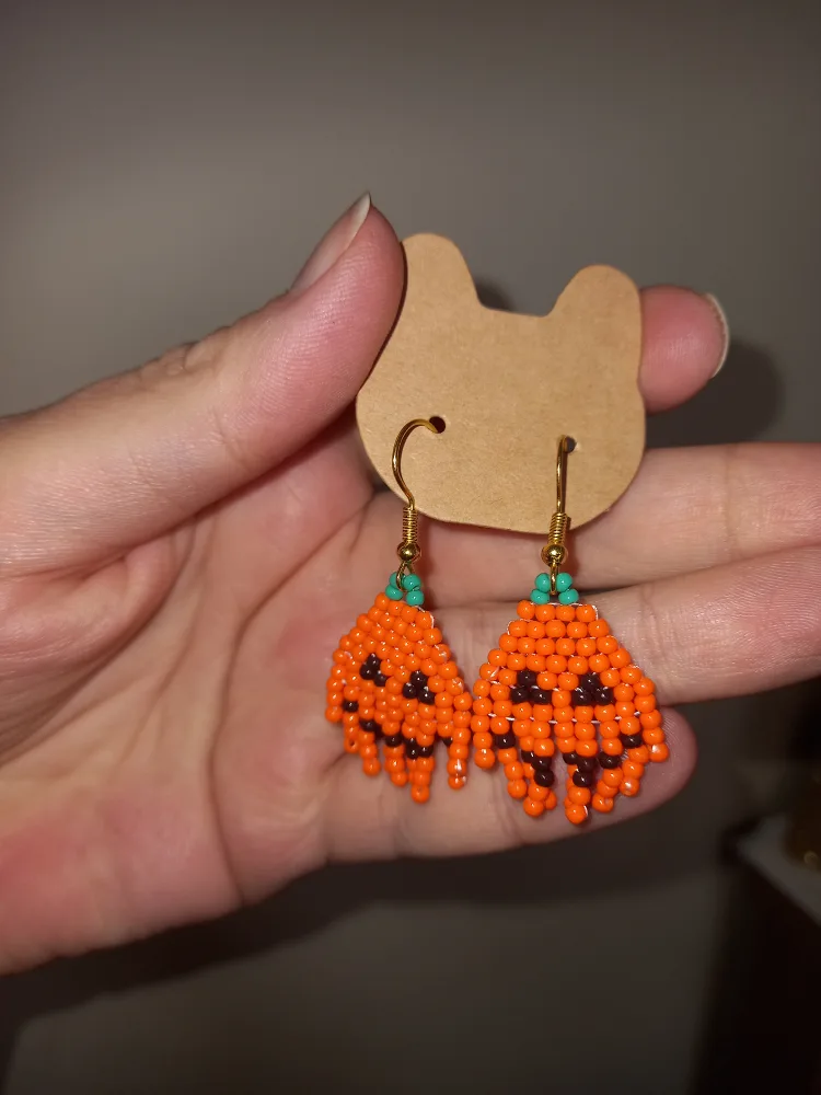 Pumpkin Beaded Earrings image indicator(4)