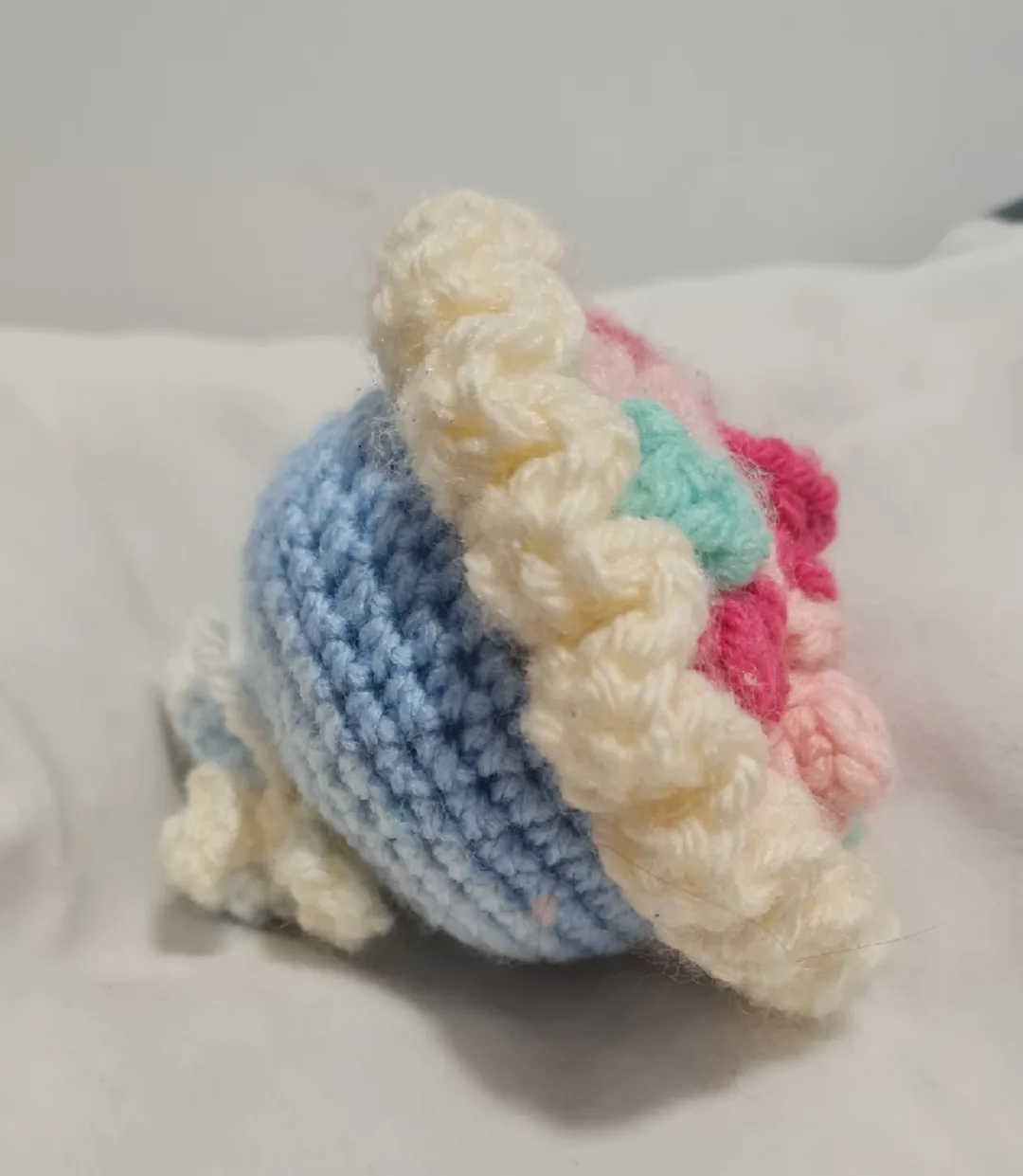 small crochet bouquet of flowers image indicator(3)