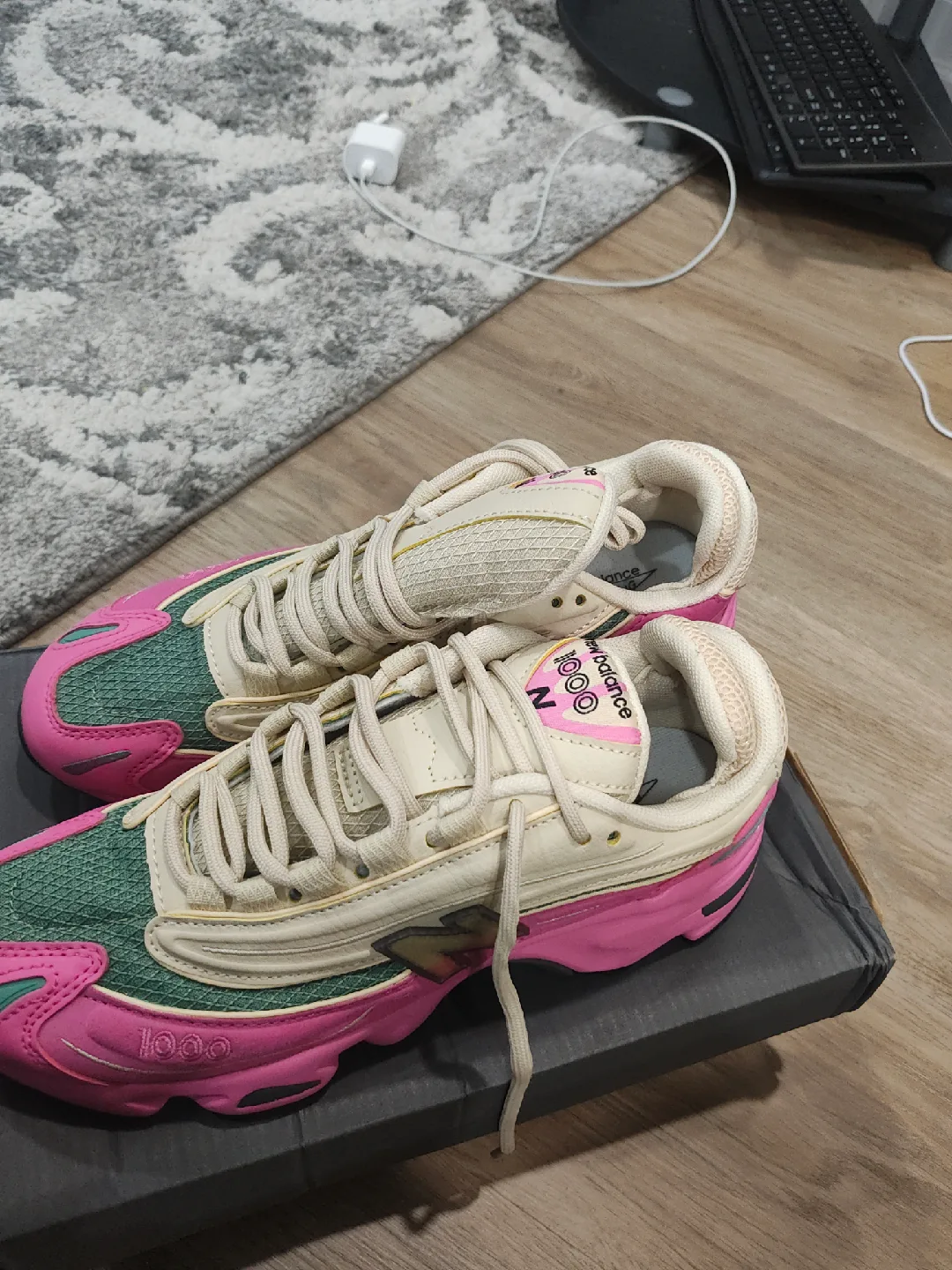 New Balance 1000 Pink/Green Sneakers image indicator(2)