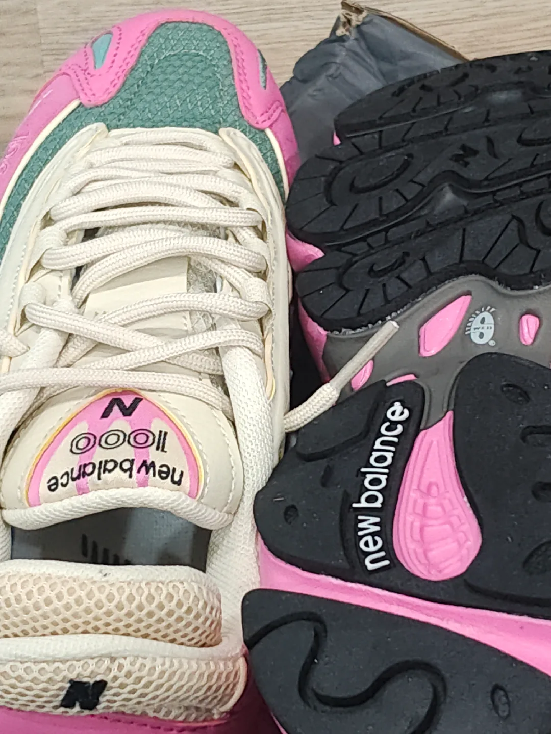 New Balance 1000 Pink/Green Sneakers image indicator(4)