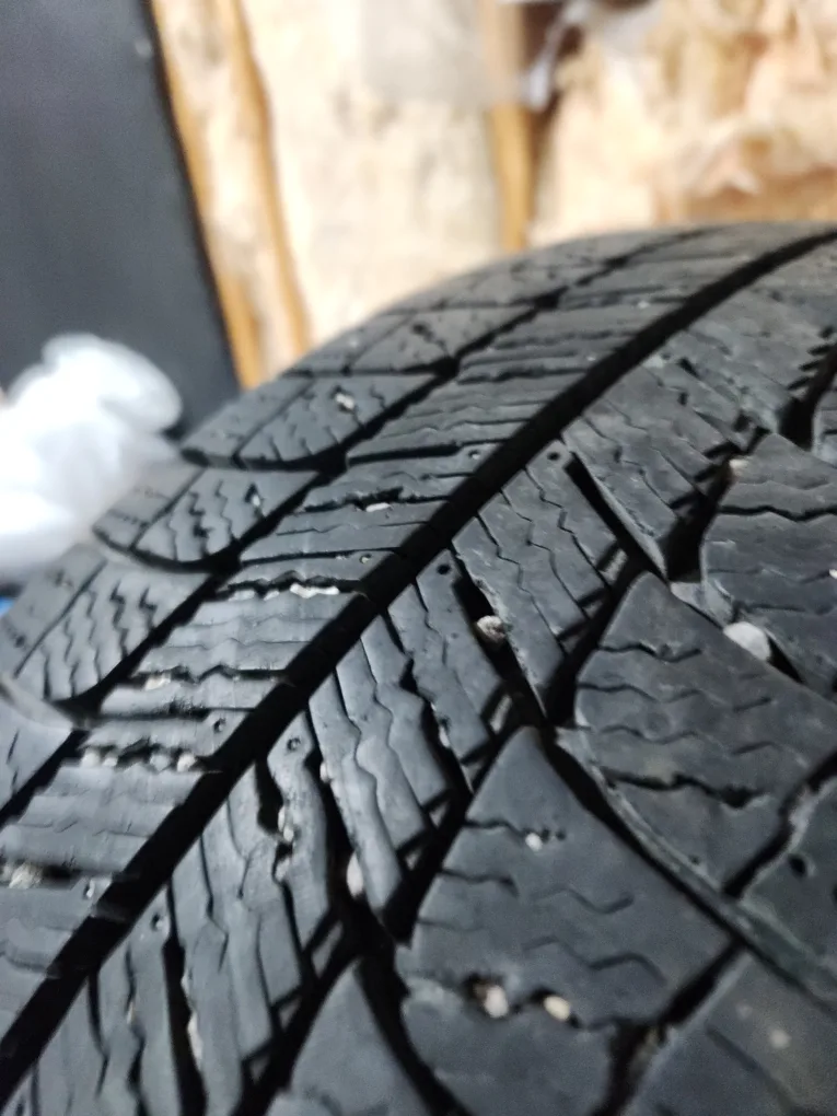 (4)-215/60R16 Winter Tires On Steel Rims Off 2006 Nissan Altima image indicator(3)