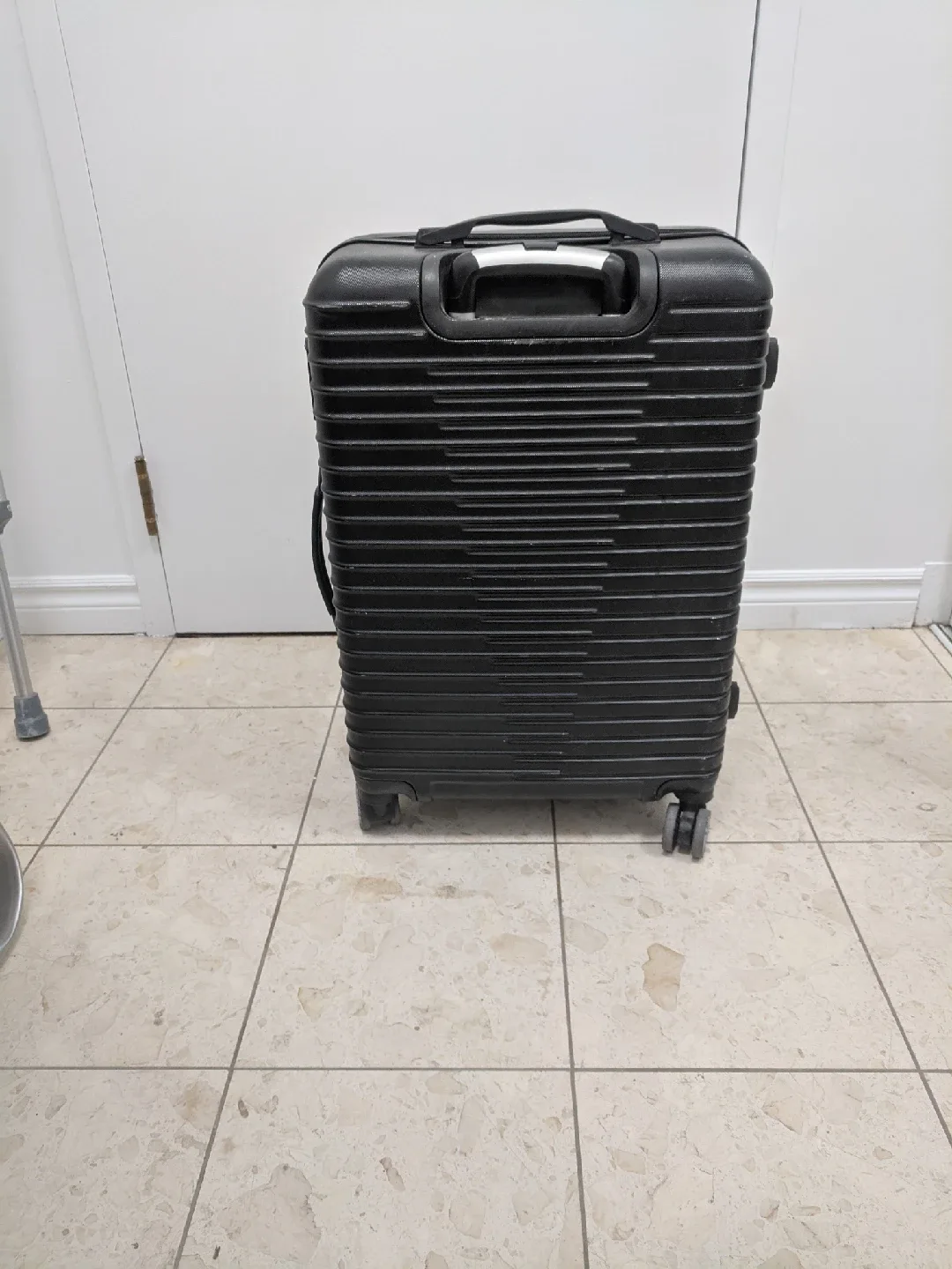 Black Rolling Suitcase image indicator(2)