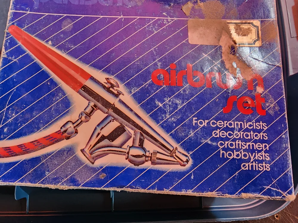 Vintage Airbrush Set for Artists & Hobbyists thumbnail