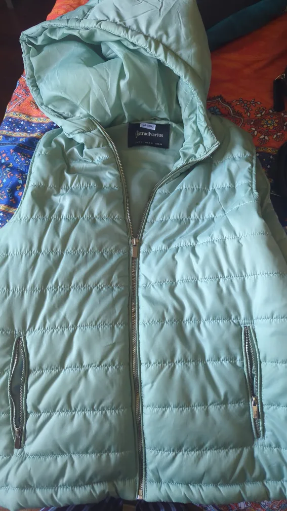 Stradivarius Puffer Vest - Size M thumbnail
