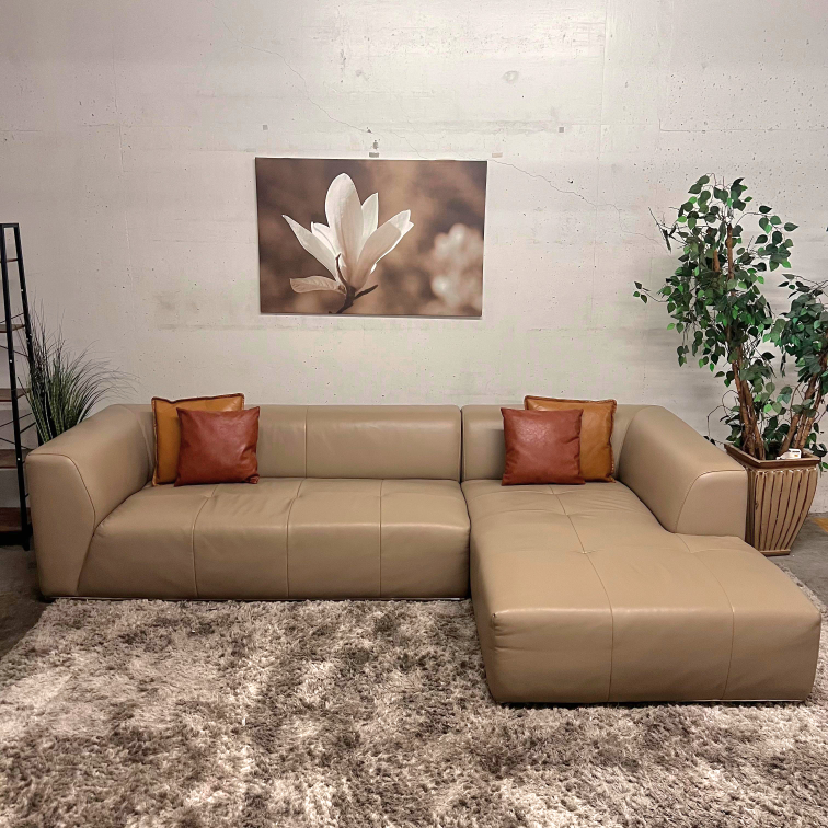 Mint condition CB2 leather sectional. delivery available