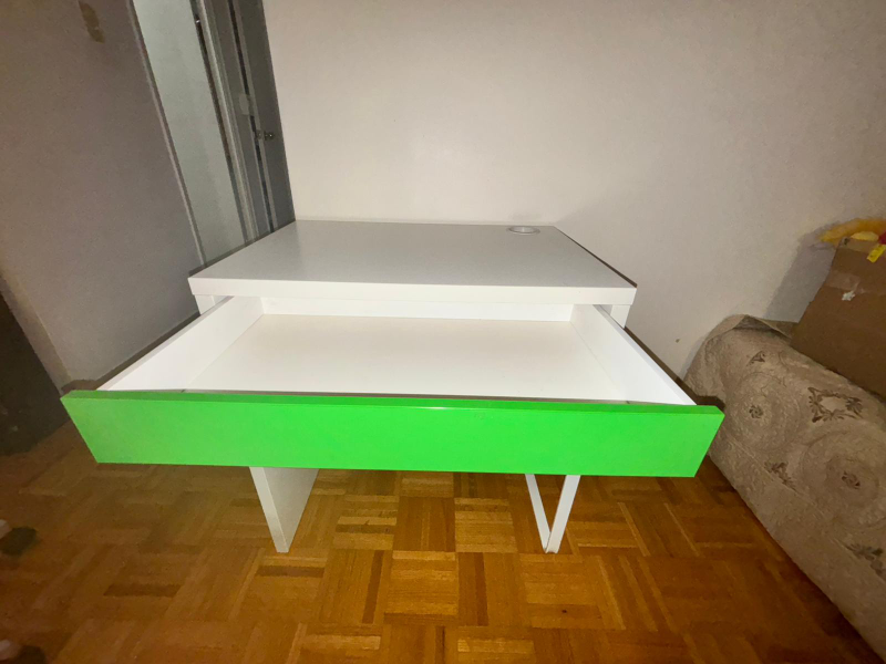 Green Desk Chair & White Desk - photo 2