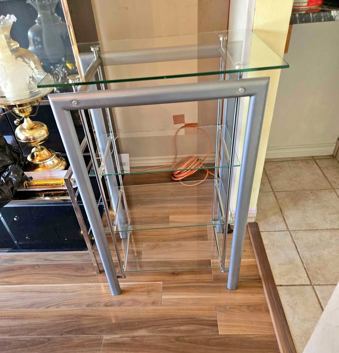 Beautiful Chrome and Glass Stand - photo 3
