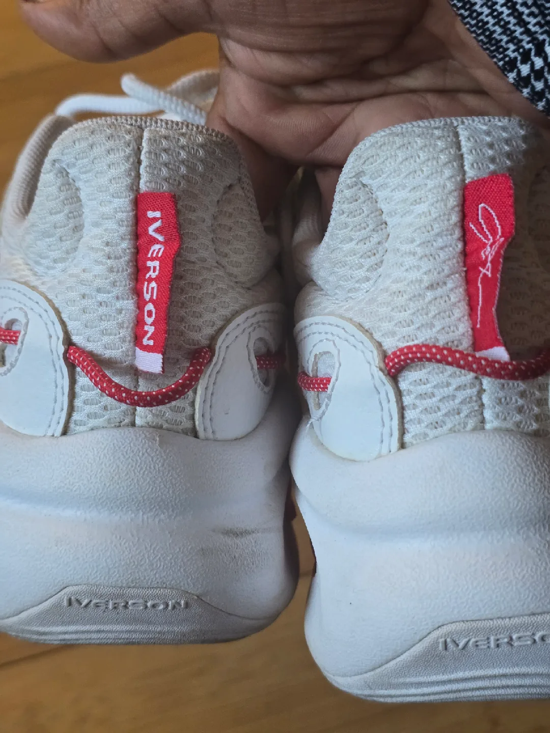 Reebok Iverson Approved White Sneakers - US 6.5 image indicator(2)