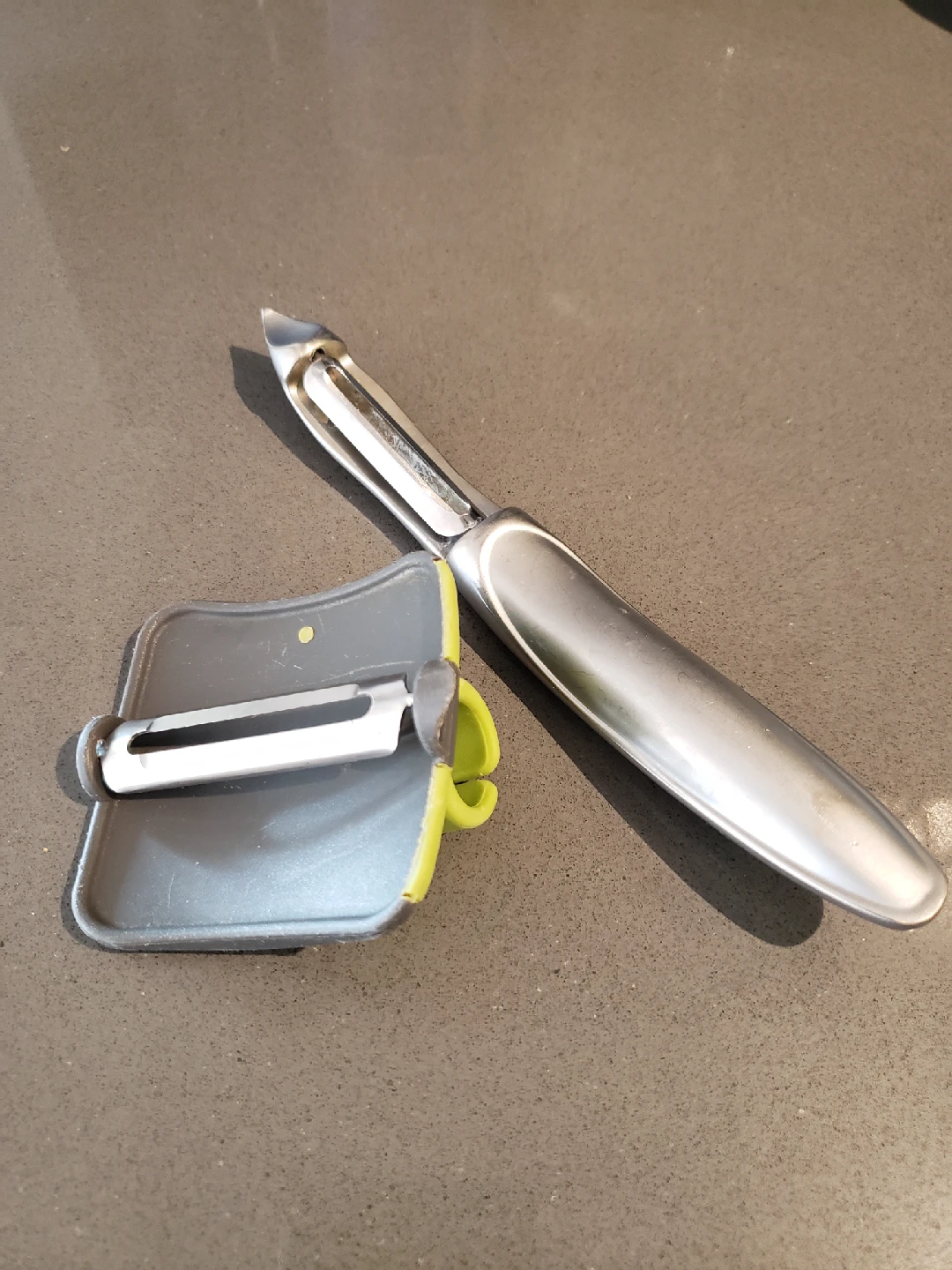 OXO Good Grips Y Peeler & Corn Peeler #thriftypicks 🥕 - photo 2