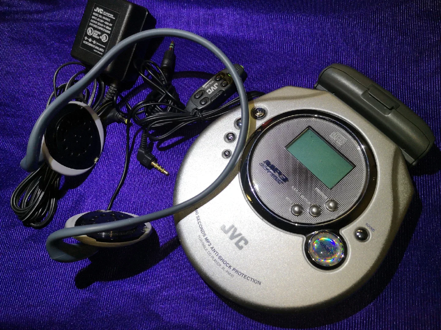 JVC ~ Portable Class 1 MP3-CD Player image indicator(10)