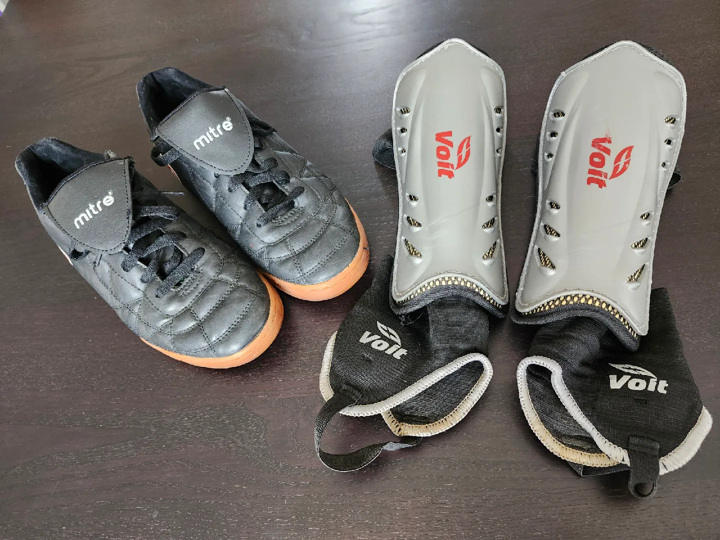 Mitre youth size 7 indoor soccer shoes, Volt shin/ ankle guard thumbnail