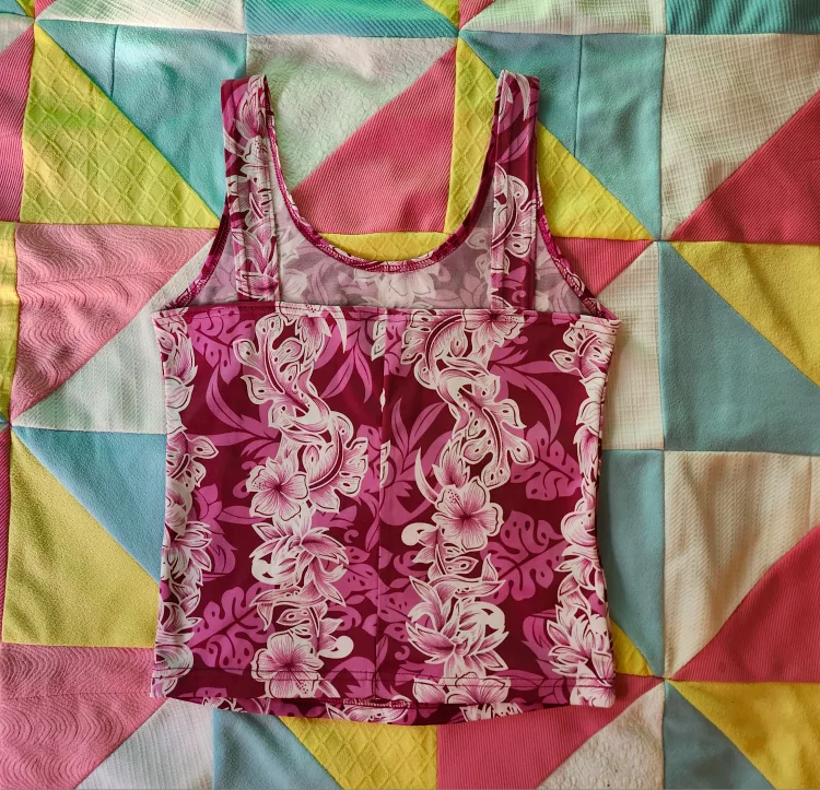 2000s Hawaiian floral tank top/swim top image indicator(2)