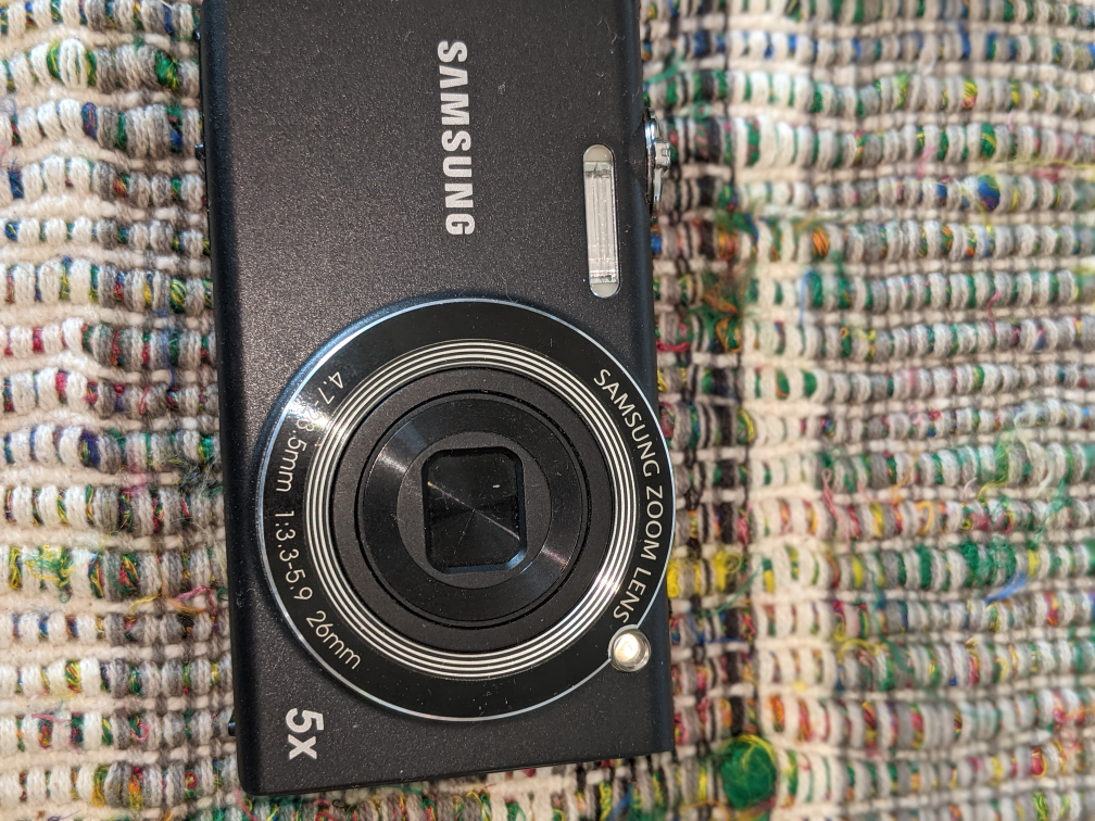 Samsung Digital Camera. PU Braeside SW - photo 2