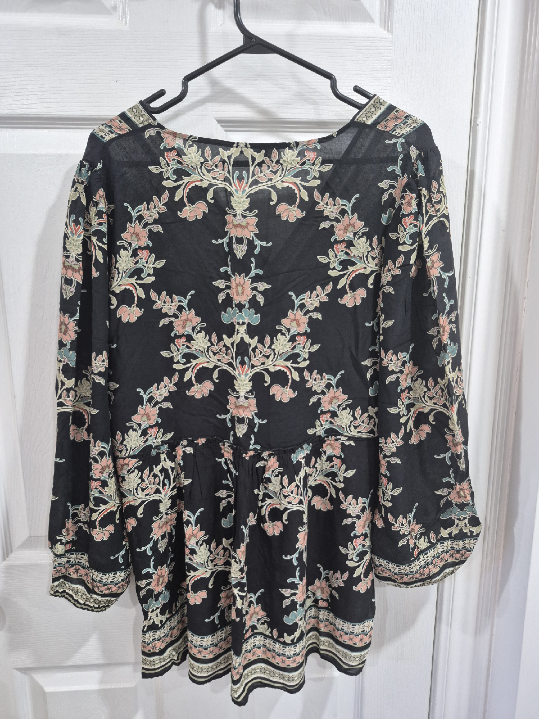 Rose & Olive Black Floral Blouse - Size Large - photo 2