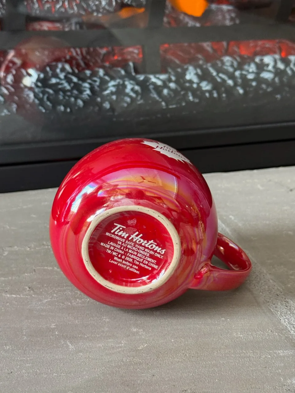 Tim Hortons Red Maple Leaf Mug image indicator(2)