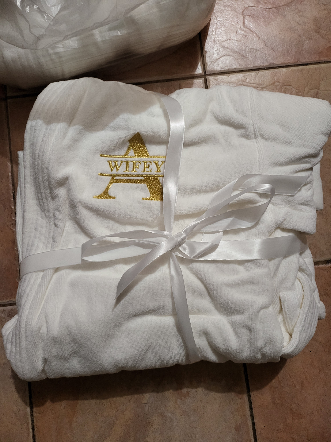 2 pair husband wife white bathrobe like new - photo 3