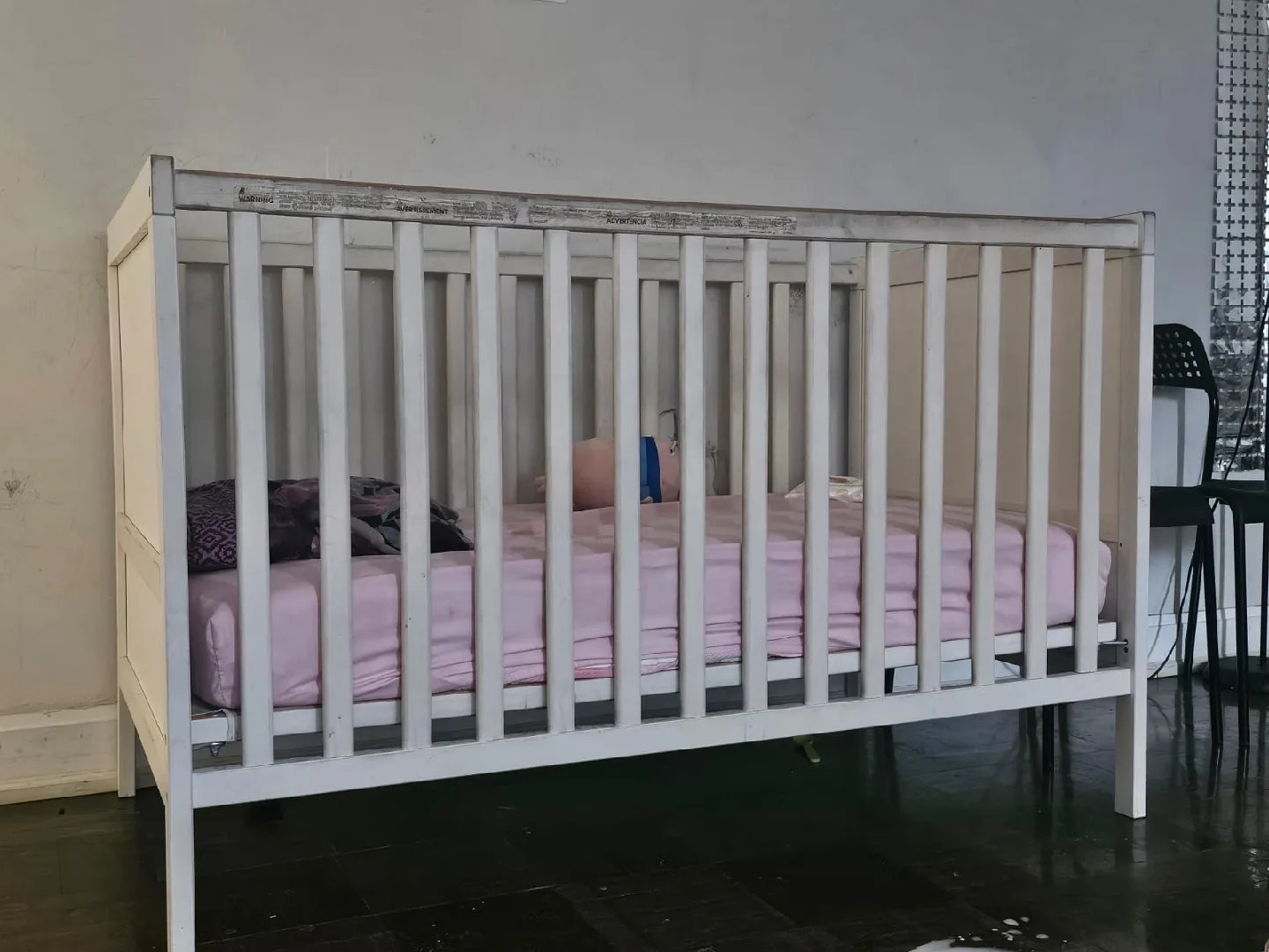 IKEA Sundvik Crib thumbnail