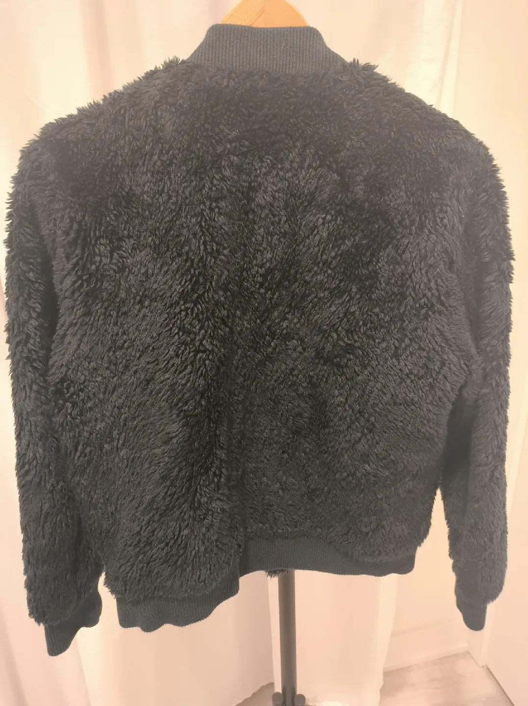 Uniqlo Black Fleece Jacket - Size S image indicator(2)