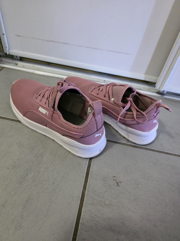 Puma Rose Running Shoes, Size 8.5 - photo 2