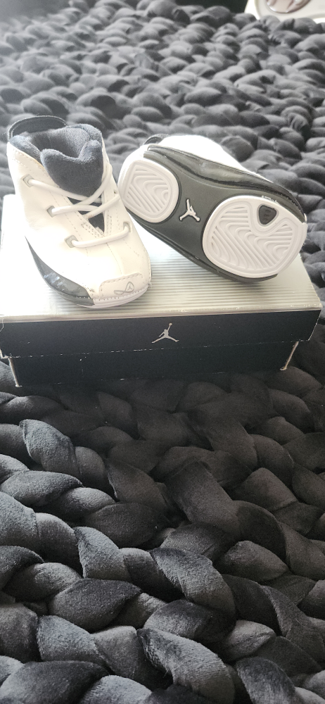 Nike Air Jordan 18.5 1-3 Kids Sneakers - White/Black - photo 4