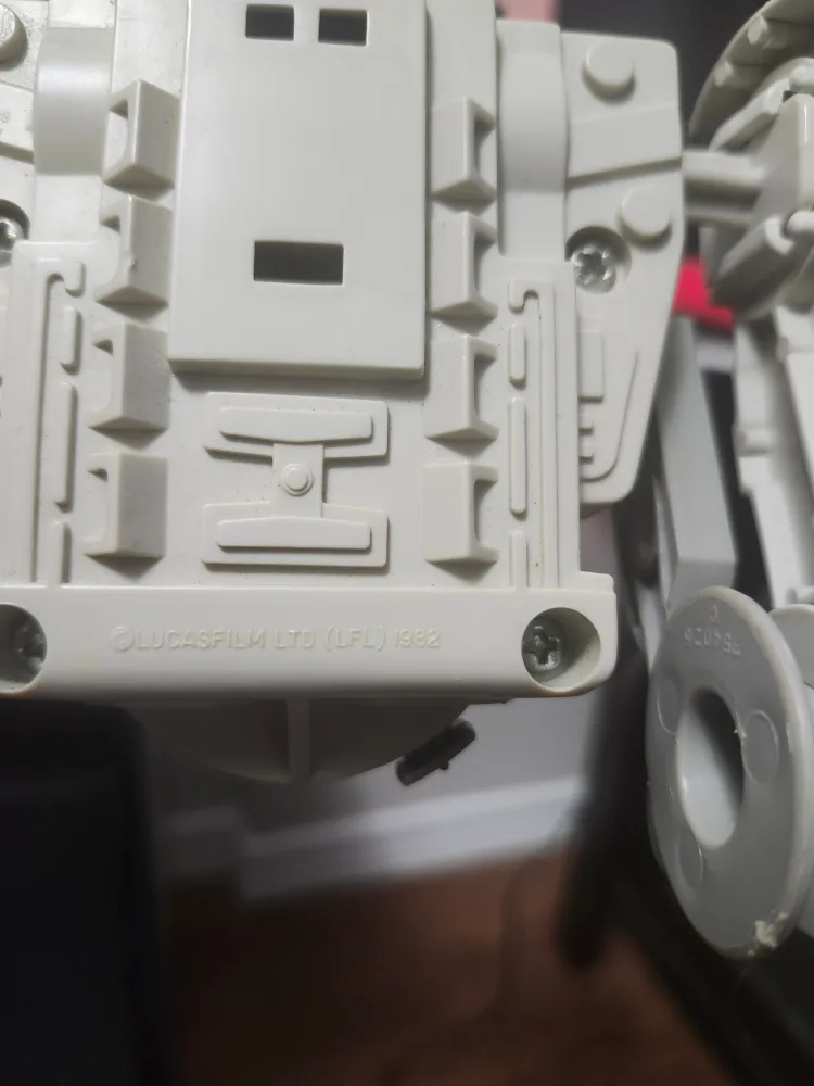 Vintage Star Wars AT-ST Walker 1982 Lucasfilm LTD image indicator(2)