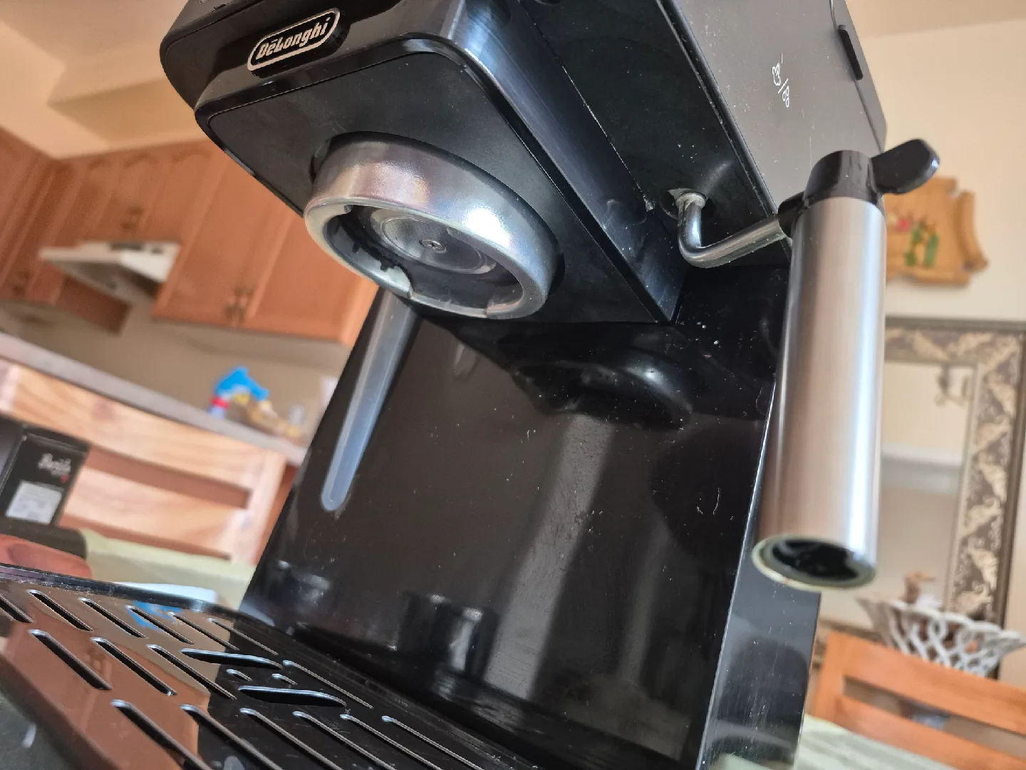 DeLonghi Stilosa Espresso Machine with Accessories image indicator(2)