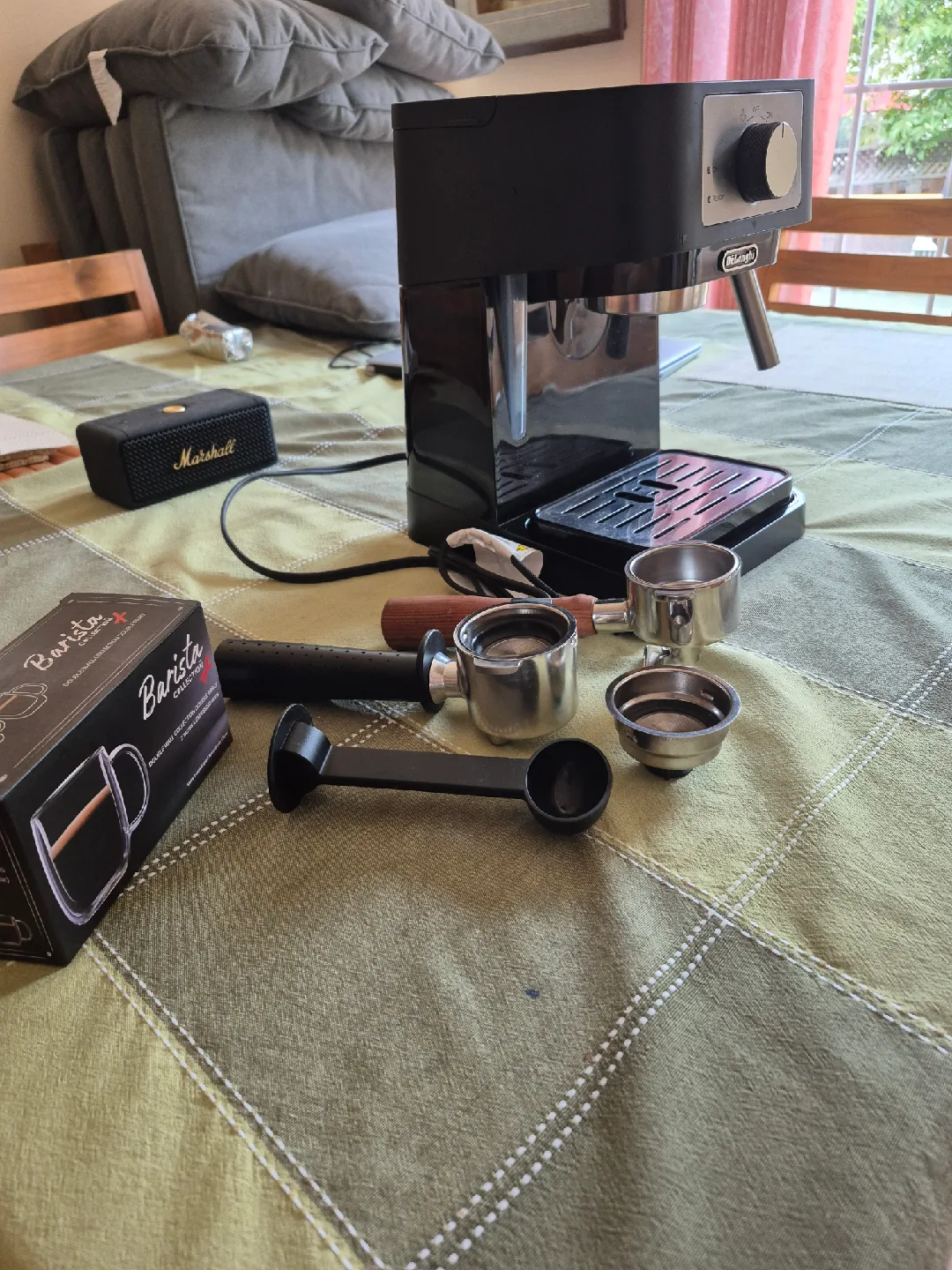 DeLonghi Stilosa Espresso Machine with Accessories image indicator(3)