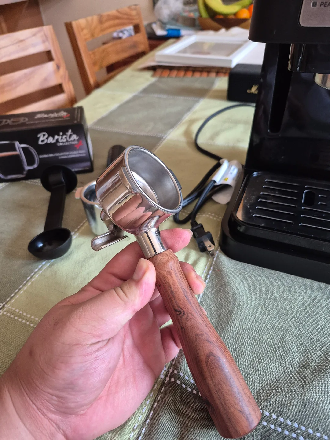 DeLonghi Stilosa Espresso Machine with Accessories image indicator(7)