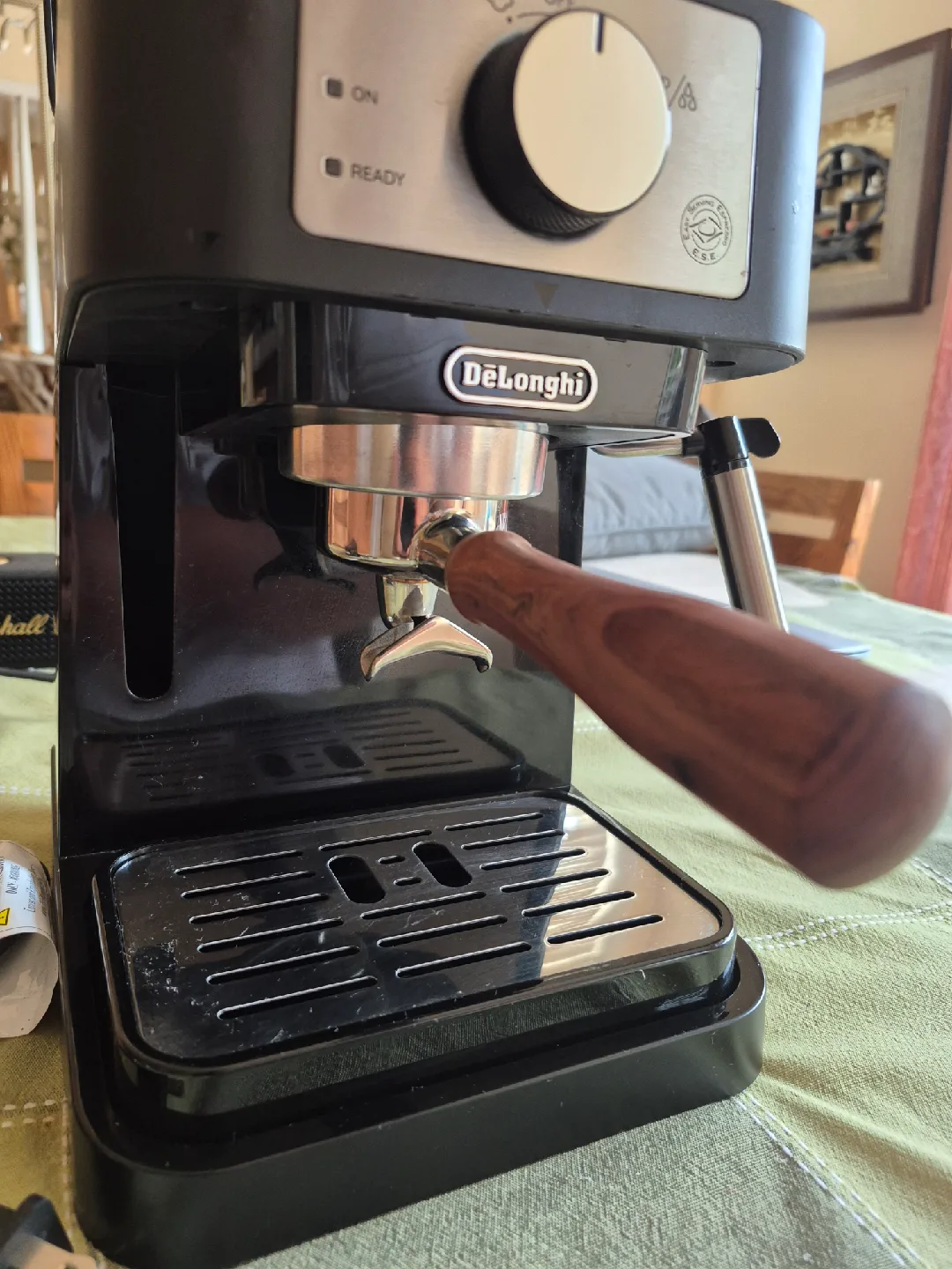 DeLonghi Stilosa Espresso Machine with Accessories image indicator(8)