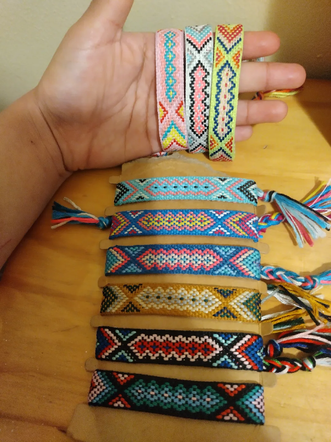 Handmade friendship bracelet image indicator(3)