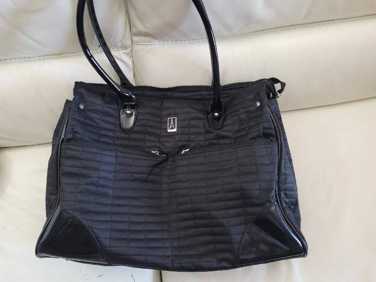 🥕 Travelpro Black Quilted Tote Bag thumbnail