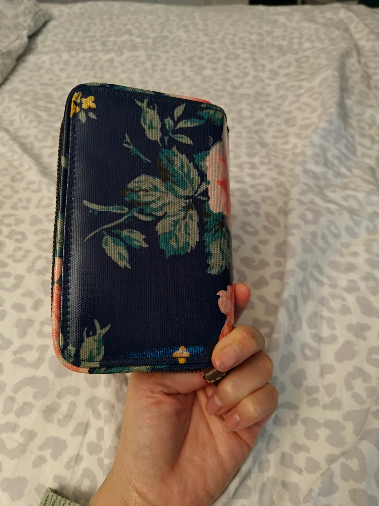 Cath Kidston Floral Wallet 🧡💖 image indicator(6)
