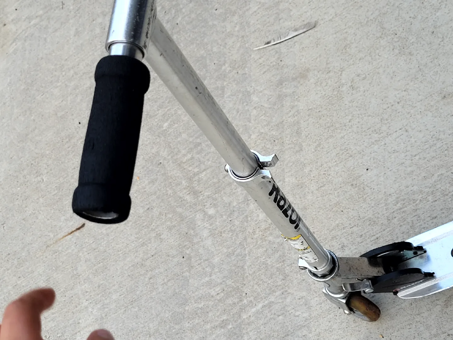 Razor A Kick Scooter - Silver image indicator(4)