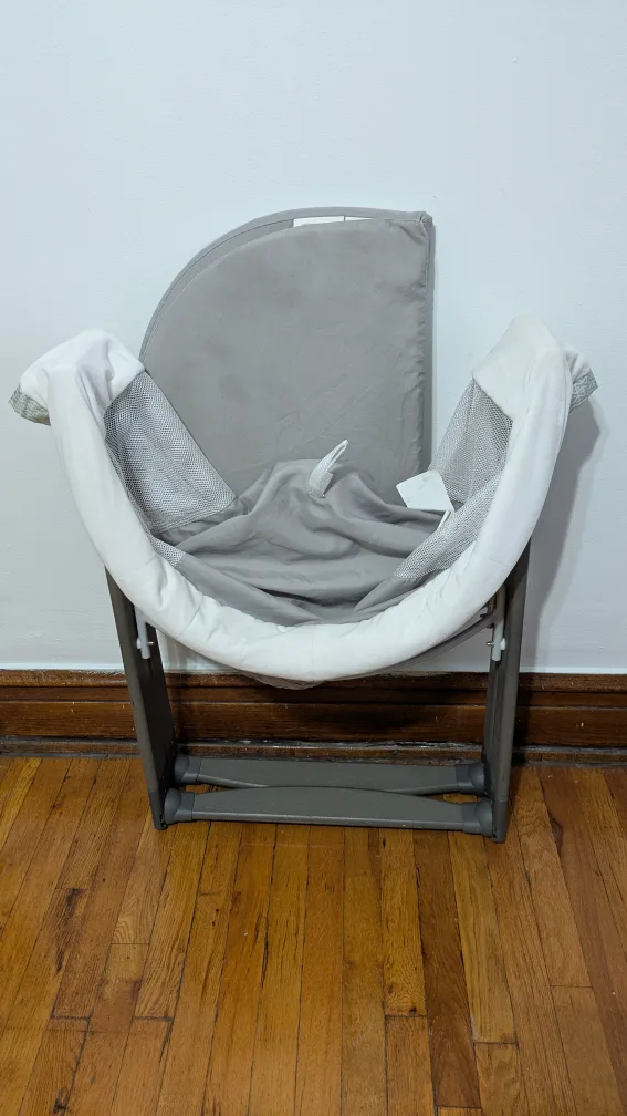 Ingenuity Foldaway Portable Baby Bassinet image indicator(9)