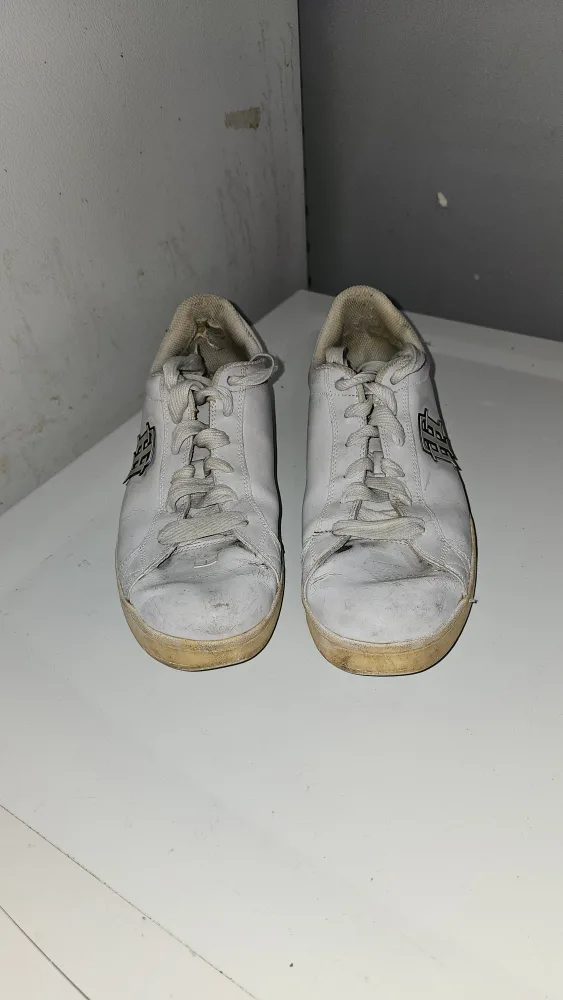 Tommy Hilfiger White Sneakers thumbnail