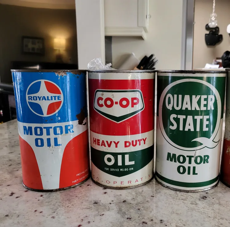 Vintage Motor Oil Cans: Royalite, Co-op, Quaker State, Texaco image indicator(2)